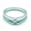 Solitario de oro blanco (18K) con diamante