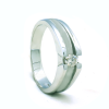 Solitario de oro blanco (18K) con diamante
