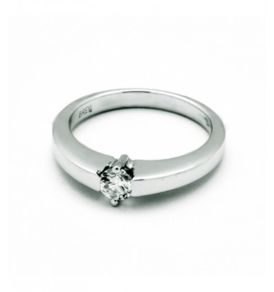 Solitario de oro blanco (18K) con diamante