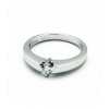 Solitario de oro blanco (18K) con diamante
