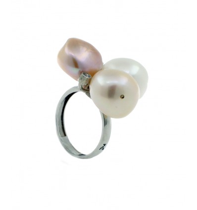 Sortija de oro blanco (18K) con perla natural y zirconita