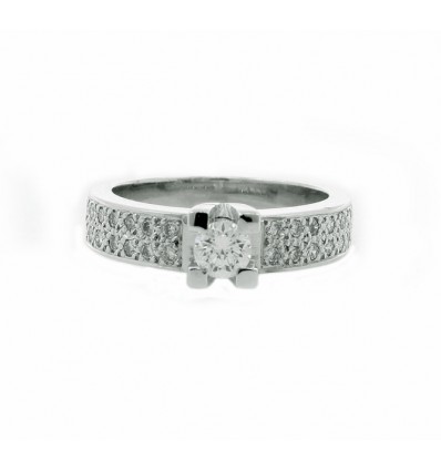 Anillo oro blanco y diamantes