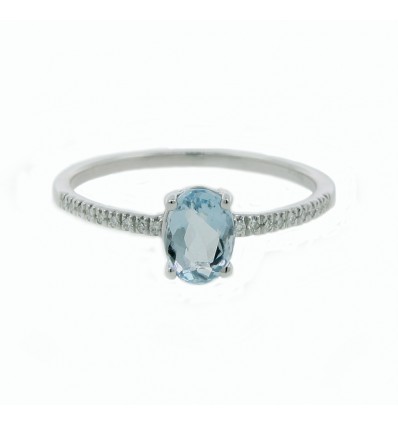 Anillo de oro blanco con diamantes y agua marina