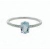 Anillo de oro blanco con diamantes y agua marina