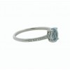 Anillo de oro blanco con diamantes y agua marina