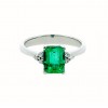 Sortija de oro blanco (18K) con diamante y esmeralda