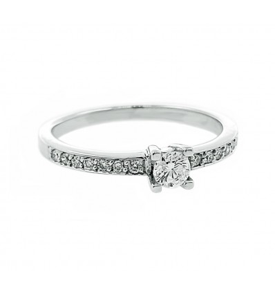 Anillo de oro blanco y diamantes compromiso