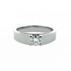 Solitario de oro blanco (18K) con diamante