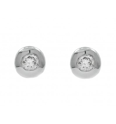 PENDIENTES DE ORO BLANCO CON DOS DIAMANTES ENGASTADOS EN CHATÓN REDONDO.