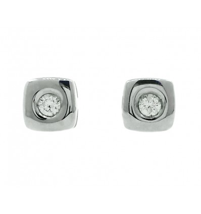 PENDIENTES DE ORO BLANCO CON DOS DIAMANTES ENGASTADOS EN CHATÓN CUADRADO.