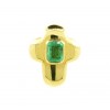 Cruz de oro amarillo (18K) con esmeralda natural
