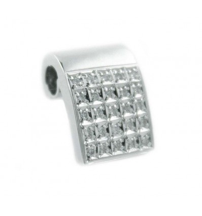 COLGANTE DE ORO BLANCO CON DIAMANTES.