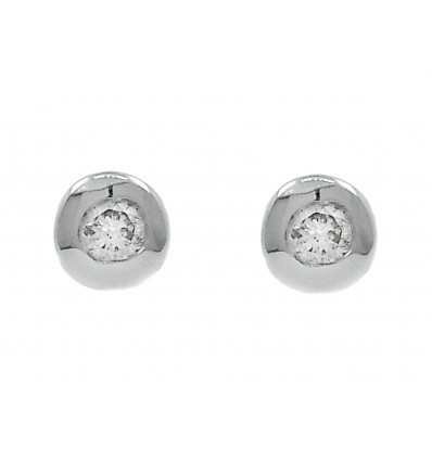 PENDIENTES DE ORO BLANCO CON DOS DIAMANTES ENGASTADOS EN CHATÓN REDONDO.