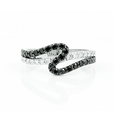 Anillo oro blanco con diamantes negros