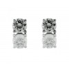 PENDIENTES DE ORO BLANCO CON DOS DIAMANTES ENGASTADOS EN CUATRO GARRAS.