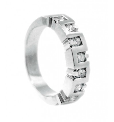 MEDIA ALIANZA DE ORO BLANCO CON DIAMANTES